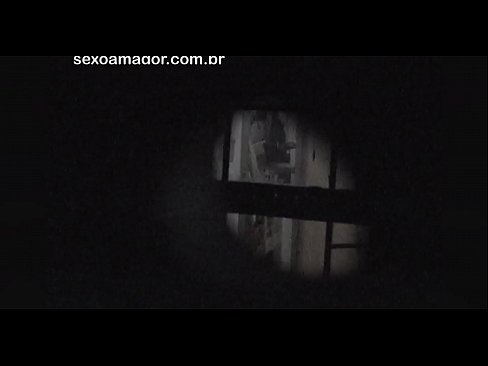 ❤️ Si Blondie ay lihim na nakunan ng video ng isang voyeur ng kapitbahayan na nakatago sa likod ng mga guwang na brick ️  Sex sa tl.gayasianporn.ru ❌️❤